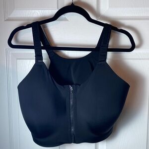 Torrid Active Black Sports Bra Plus Size 42D Front Zipper Wire Free High Impact